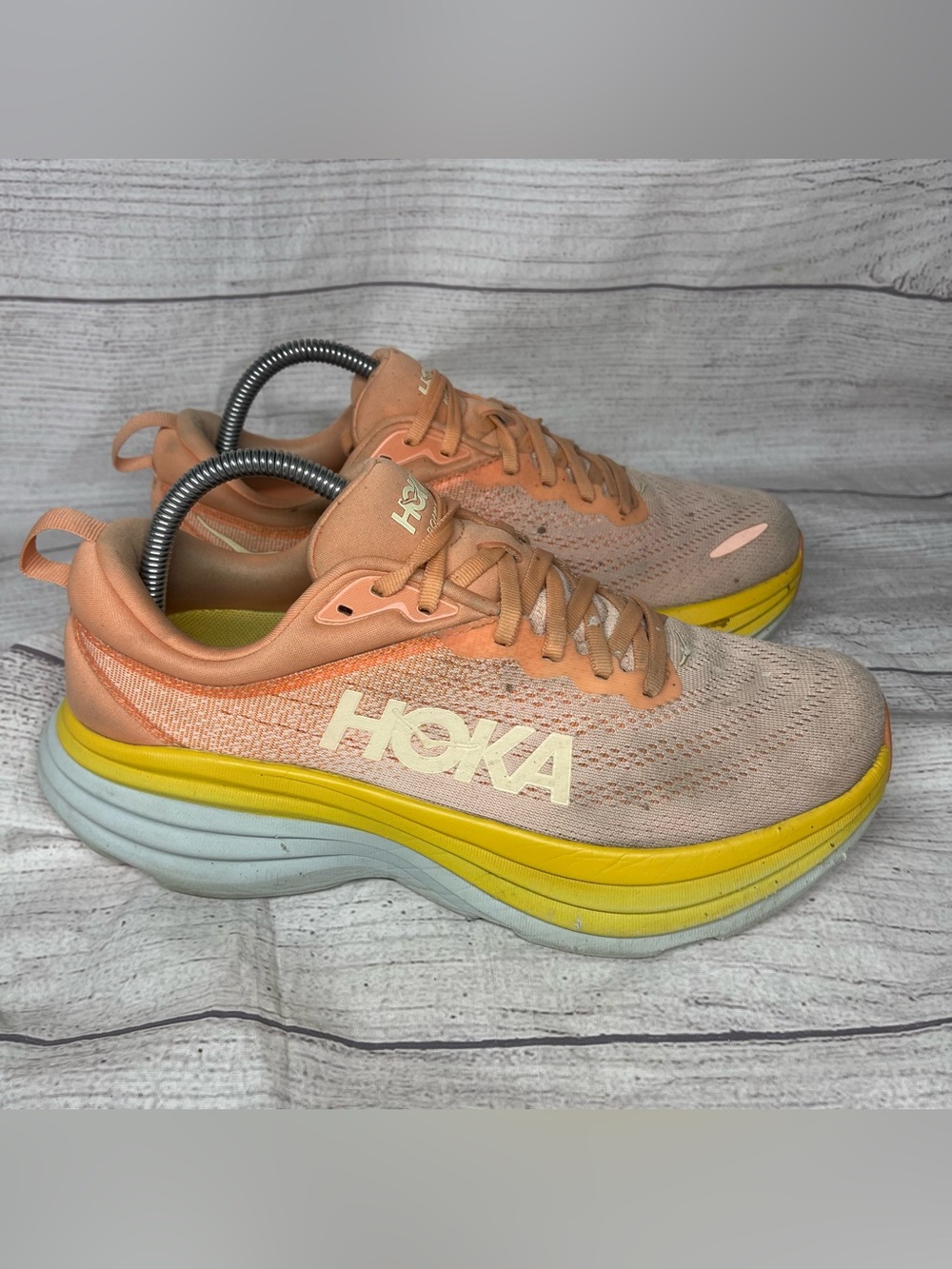 Hoka Bondi 8 Women’s 9.5B Coral Orange Parfait Shoes